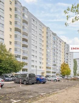 IMMOBERLIN.DE - Sonnenhelle Wohnung mit Lift in guter Infrastruktur - Berlin