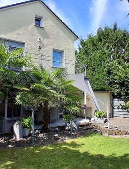 Außergewöhnlich! Palmen Oase mit freistehendem Einfamilienhaus und großem Garten in Langenfeld - Langenfeld (Rheinland)