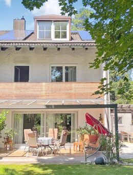 Raumwunder auf sonnigem Südostgrundstück - Renoviertes Reiheneckhaus in absolut ruhiger Lage am Wald - München