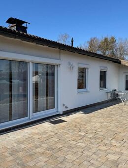 Liebevoll sanierter Bungalow mit großer Garage in ruhiger Lage - Marktleugast