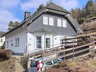 Kleines feines teilunterkellertes Einfamilienhaus mit großem Ausbaupotential im Dachgeschoß - Allendorf (Eder)