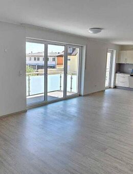 Einziehen und Aufleben - Exklusive 3-Zimmer-Wohnung mit Sonnenbalkon in toller Lage von Regenstauf - Regenstauf