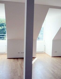 Gepflegte 2-Zimmer-Dachgeschoss-Wohnung in Pasing - München
