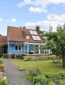 Freistehendes Einfamilienhaus - massiv gebaut und liebevoll gepflegt mit Traumgarten - Hannover