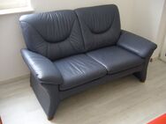 2 sitzer Ledersofa mit Hocker - Schwetzingen