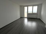 Helle 3-Zimmer-Wohnung mit Balkon in Schwalbach - Schwalbach (Taunus)