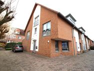 Erdgeschosswohnung mit eigenem Eingang, großer Terrasse und Reihenendhaus-Charakter im Zentrum von Buxtehude - Buxtehude