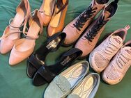 Diverse Damenschuhe für Sissys - Berlin