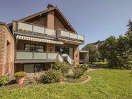 Gepflegtes Zweifamilienhaus mit Garten, Garage und Carport / Verkauf mit unbefristetem Nießbrauch - Sankt Augustin