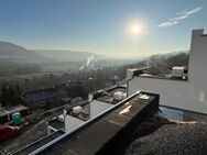 Hochwertige Eigentumswohnung im Obergeschoss mit Dachterrasse in Porstendorf - Neubau - kurzfristig bezugsfertig ! K f W - E f f i z i e n z h a u s - Neuengönna