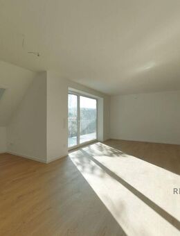 Hünfeld-Oberrombach: SCHLAUER WOHNEN: Neubau-KfW 55 Dachgeschosswohnung mit verstecktem Raumwunder - Hünfeld (Konrad-Zuse-Stadt)