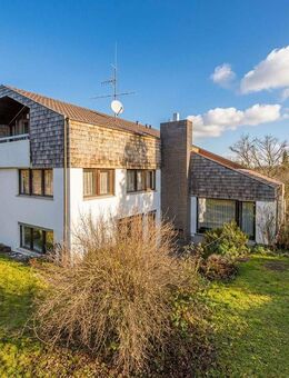 Einfamilienhaus mit Pool, Einliegerwohnung und weitläufigem Grundstück - Nürtingen