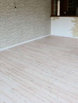 Direkt in Aerzen! Einzigartige 2 Zi.-Whg. im Loft-Style mit 2025 neu erstelltem Bad & Parkplätzen! - Aerzen