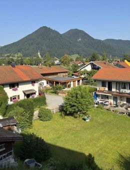 Ruhiges, geräumiges, renovierungsbed. EFH mit Einlieger- oder Ferienwohnung mit Garage und Carport - Ruhpolding