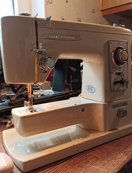 Vintage/Retro IDEAL Freiarm Nähmaschine aus den 50er Jahren , neui überholt - Esterwegen
