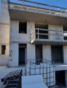 Rohbau eines 2-3 Familienhauses in schöner Wohnlage von Gries - Gries