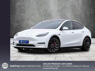Tesla Model Y, Performance Dual Motor AWD, Jahr 2022 - Kronberg (Taunus)