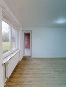 FRISCH SANIERT: Große 3,5-Zimmer-Wohnung mit BALKON und EBK - Rendsburg