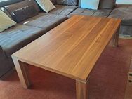 Couchtisch Nussbaum massiv zu verkaufen. - Sulzfeld (Baden-Württemberg)