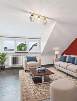 Wohnen unterm Dach - charmant, zentral und mit eigenem Garten - Riegelsberg