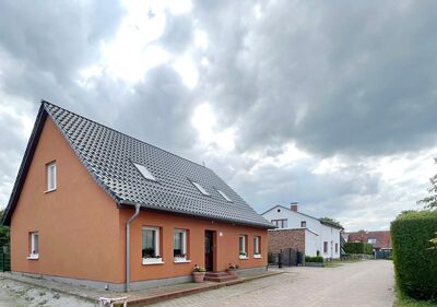 Hochwertiges eingerichtetes Haus zum sofortigen Bezug im Frühjahr