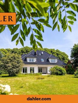 Ein großzügiges und elegantes Zuhause mitten im Grün - separates Baugrundstück inklusive - Grönwohld