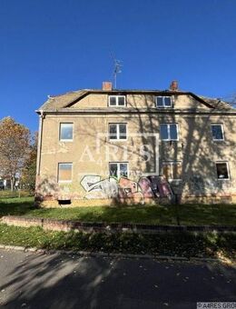 sanierungsbedürftiges Mehrfamilienhaus in Meuselwitz - Meuselwitz