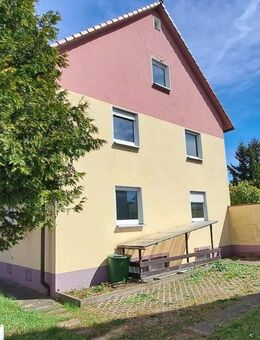 Attraktive Doppelhaushälfte mit viel Potential - 90522 Oberasbach - Oberasbach