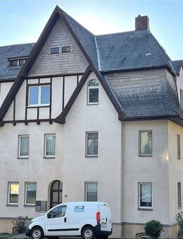 Solide Doppelhaushälfte mit 5 Wohneinheiten und gepflegtem Gartengrundstück – Kapitalanlage mit Entwicklungspotenzial - Neukirchen (Erzgebirge)