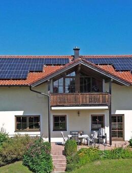 Ruhig gelegenes EFH mit Doppelgarage, Carport, Wärmepumpe & Weitblick am Tachinger See - Taching (See)