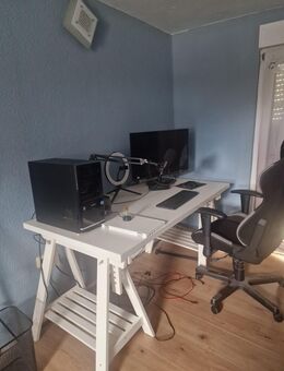 Arbeitstisch / Schreibtisch - Leverkusen