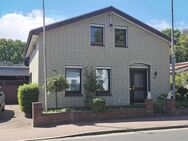 Freundlich und kompaktes Einfamilienhaus mit Carport in zentraler Lage von Hanerau-Hademarschen - Hanerau-Hademarschen
