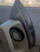 Bügeleisen im klassischen Design in 18055