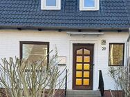 Charmantes Reihenmittelhaus mit Potenzial in Hamburg-Iserbrook - Hamburg