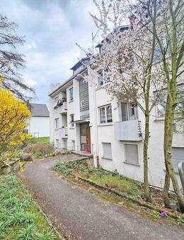 Attraktive 3-Zimmer-Dachstudiowohnung in ruhiger Lage - Stuttgart