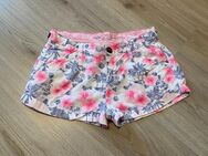 Modell: Short von H&M Gr.158 - Lippstadt