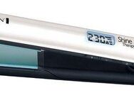 Remington Glätteisen S8500 Shine Therapy Keramik-Beschichtung, Shine-Therapy Technologie, breite Stylingplatten, LCD Display