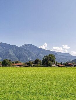 Weitläufige GARTENWOHNUNG mit freiem Bergpanorama in bester Lage von Rottach-Egern, 5 Min. zum See - Rottach-Egern