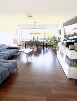 3-Zimmer-ETW in einem 12-Parteienhaus mit Balkon und Pkw-Stellplatz, in Bergheim Quadrath-Ichendorf. - Bergheim (Nordrhein-Westfalen)