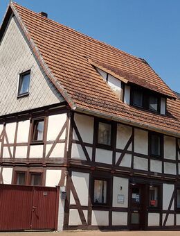 Wohnhaus in Lippoldsberg mit Geschäftsräumlichkeiten - Wahlsburg