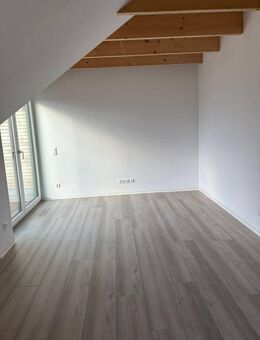 Jetzt mieten: Neubau mit Charme & niedrigen Heizkosten - Obergeschosswohnung | WE 04 DG links - Hemmoor