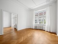 Ruhige Kurfürstendamm-Seitenstraße Bildschöne Altbauetage mit Lift & Balkon - Berlin