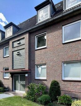 Dachgeschosswohnung mit Balkon und Carport - Neumünster