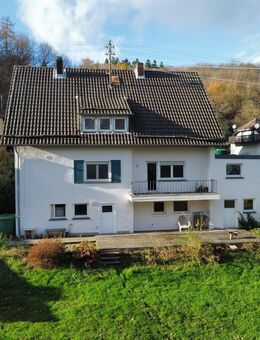 Freistehendes Ein-/Zweifamilienhaus mit schönem Garten! - Föckelberg