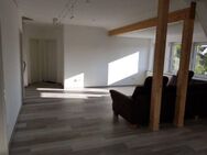 GERÄUMIGE DREIZIMMER-DACHGESCHOSSWOHNUNG IN DREI-PARTEIENHAUS - Bad Arolsen