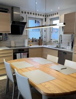 Aidlingen: Sonnige, zentrumsnahe 2,5 Zimmer-Maisonettewohnung - Aidlingen