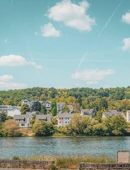 Stilvoll Wohnen mit herrlichem Moselblick, Garage und Stellplatz - Brodenbach
