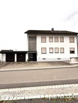 Schönes, großzügiges Zweifamilienhaus auf Erbpacht in Wiesau - Wiesau