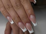 Suche Fingernagelfotos Frenchnägel gegen TG - Gelnägel - Trier