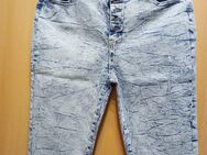 Damen Jeans- Bermudas zu verkaufen - Kröv